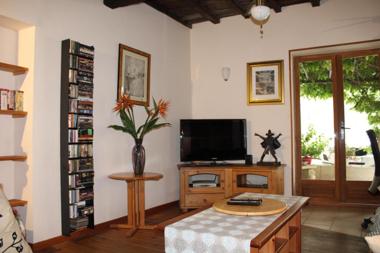 Bed and Breakfast Le Chat Botte - Vankantiehuis In Languedoc-Roussillion Routier Екстер'єр фото