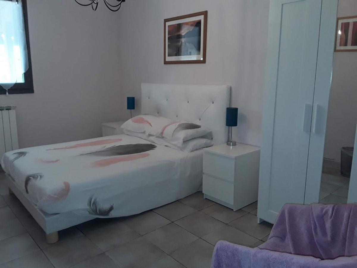 Bed and Breakfast Le Chat Botte - Vankantiehuis In Languedoc-Roussillion Routier Екстер'єр фото
